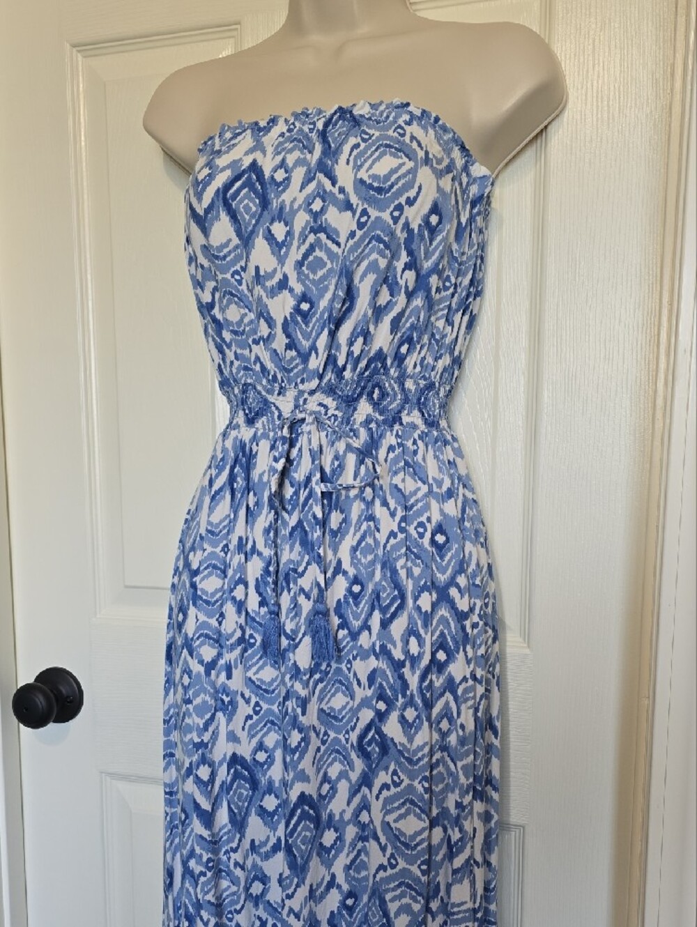 Jessica Simpson Blue and White Printed Strapless Dress - Picture 14 of 16